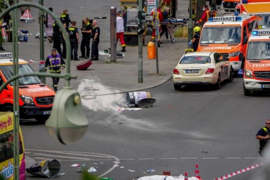 Μαθητές γυμνασίου οι τραυματίες στο Βερολίνο, με «ψυχικά προβλήματα» ο δράστης