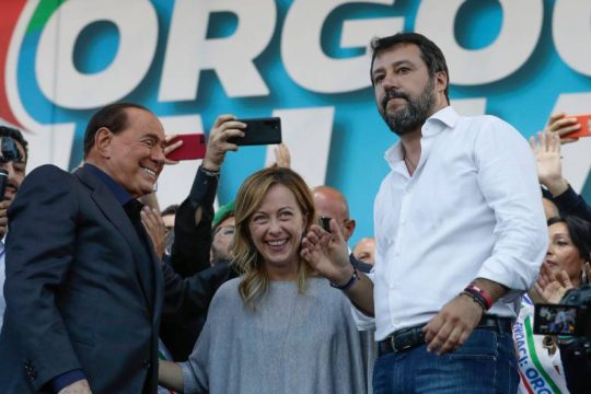 Exit poll: Kέρδη για την κεντροδεξιά στις δημοτικές εκλογές της Ιταλίας