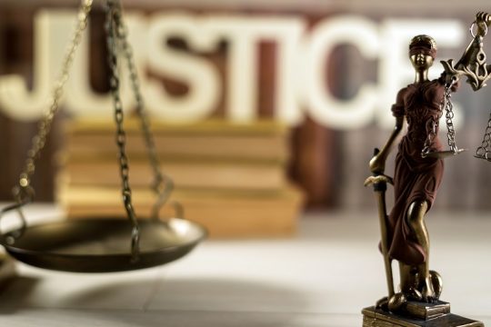 Αυτονομία, νόμος και πρακτικός λόγος: κατευόδιο στον Γιόζεφ Ραζ