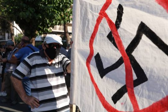 Οι δύο διαφορετικοί κόσμοι στη δίκη της Χρυσής Αυγής στο Εφετείο