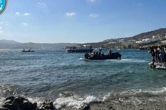 Οκτώ οι αγνοούμενοι από το ναυάγιο στη Δήλο
