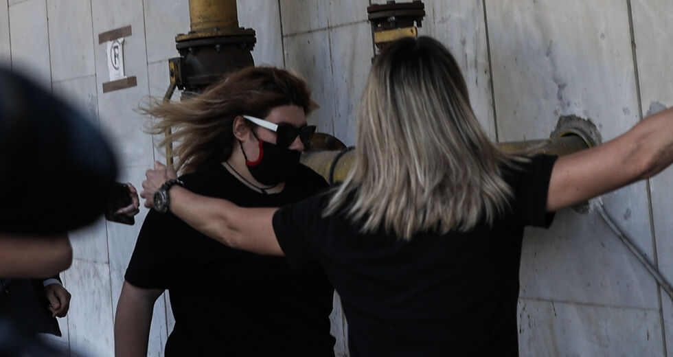 Χιονοστιβάδα οι εξελίξεις για τις δολοφονίες