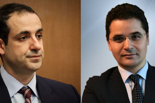 Σιωπή και νομικές απειλές από Μαξίμου