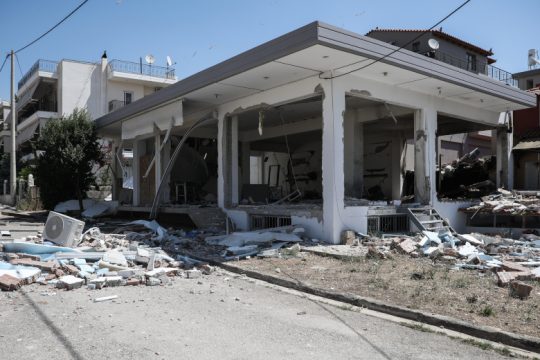 Υποψίες και αναπάντητα ερωτήματα για την έκρηξη στο Μενίδι