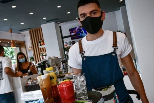 Έκρηξη απολύσεων τον Μάιο