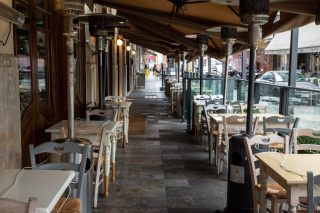 Υποχρεωτική η κλαδική σύμβαση στον επισιτισμό