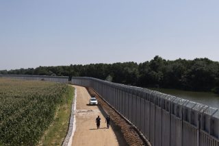 SOS για 28 πρόσφυγες σε νησίδα του Εβρου