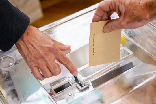 Μικρή συμμετοχή και στον β’ γύρο των γαλλικών εκλογών