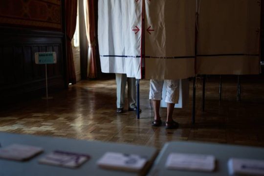Γαλλία-εκλογές: Μια εκλογική πρωτιά που διεκδικούν δύο