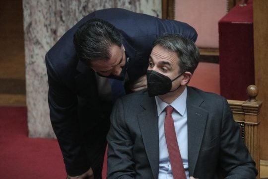 Το Euractiv περιγράφει τα λάθη της κυβέρνησης και το φιάσκο Τurkaegean