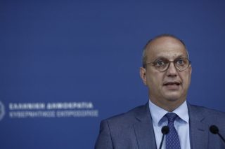 Πυρά για τα «ιστορικά δικαιώματα» του πρωθυπουργού ως αγρότη