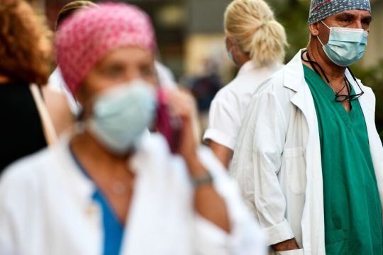 Αντισυνταγματικό το νέο ειδικό μισθολόγιο των ιατρών του ΕΣΥ