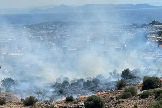 Πυρκαγιές σε Γλυφάδα και Βούλα