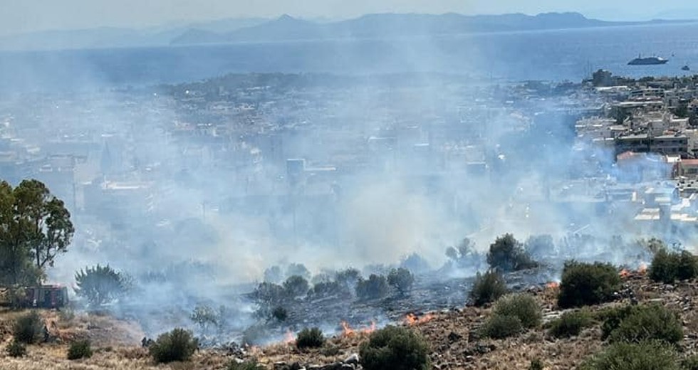 Πυρκαγιές σε Γλυφάδα και Βούλα