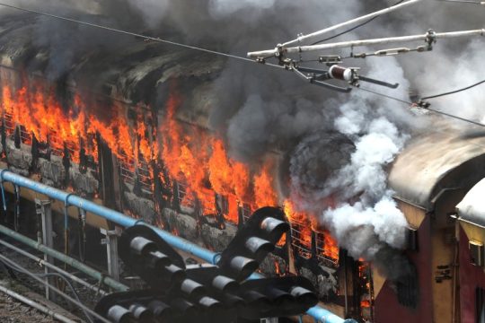 Κοινωνική οργή και συγκρούσεις στην Ινδία ενάντια σε μεταρρυθμίσεις στο στρατό