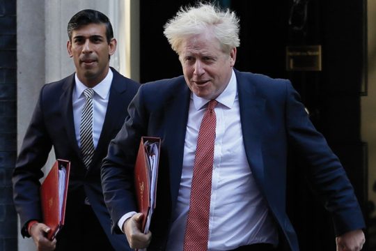Αλλάζει τους κανόνες του Brexit ο Τζόνσον – με νομικές ενέργειες απειλεί η Ε.Ε.