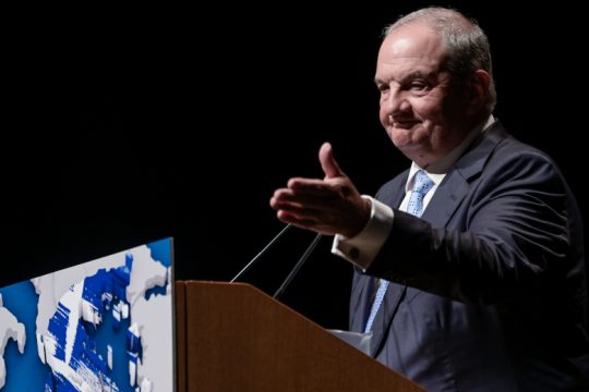 Ηχηρή παρέμβαση Καραμανλή για τον πόλεμο και την εξωτερική πολιτική