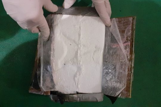 Θεσσαλονίκη: Προσωρινά κρατούμενοι οι τέσσερις Άγγλοι για το φορτίο των 300 κιλών κοκαΐνης