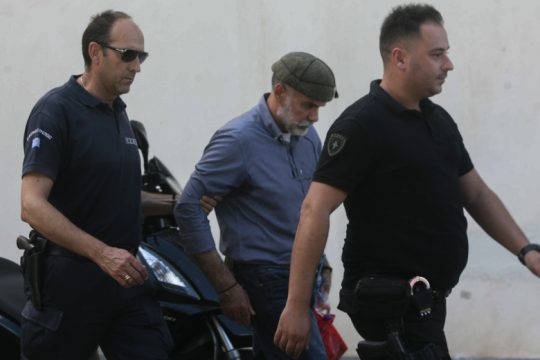 Ξαναδικάζεται