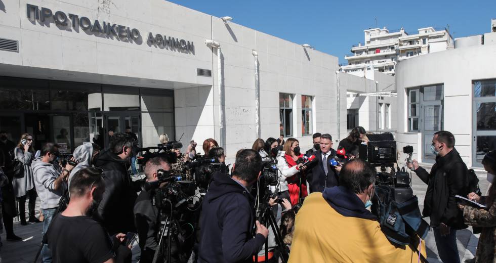 Διπλασιάστηκαν οι υπογραφές απέναντι στις πρακτικές της υπεράσπισης στη δίκη Λιγνάδη