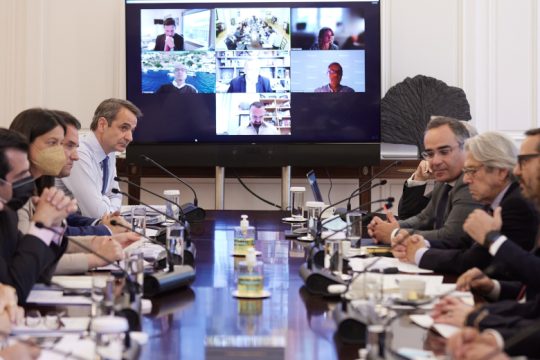 Στα 7,5 δισ. το πάρτι απευθείας αναθέσεων και κλειστών διαγωνισμών