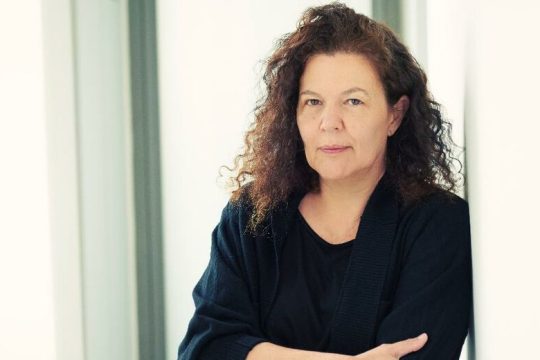 Κάθε βιβλίο μού «αποκαλύπτεται» όταν είμαι έτοιμη να το γράψω