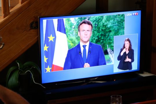 Ζητά συμβιβασμούς, πετάει το μπαλάκι στα κόμματα