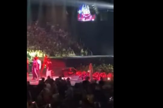 Ξύλο μεταξύ τράπερς και διακοπή στα Mad Video Awards