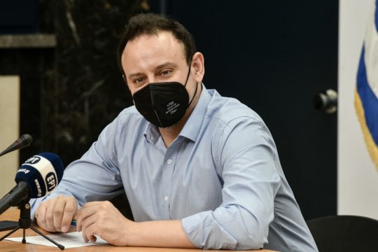 Ραγδαία η αύξηση στις νοσηλείες, θα φέρει πάλι αύξηση σε θανάτους και διασωληνωμένους