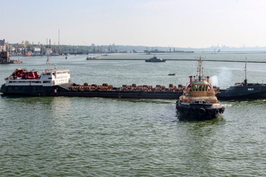 Νάρκες και κυρώσεις στο «μεγάλο παζάρι» για τα ουκρανικά σιτηρά