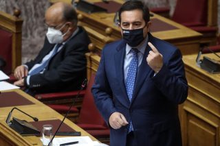 Η αντιπροσφυγική πολιτική σε έναν νόμο!