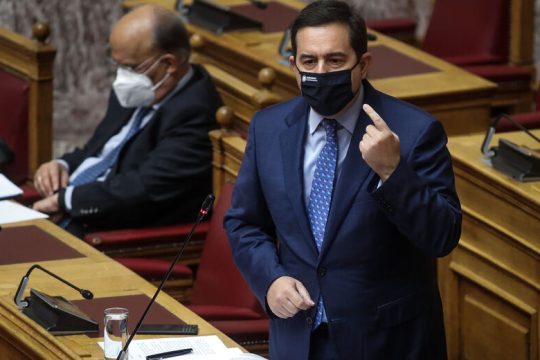 Η αντιπροσφυγική πολιτική σε έναν νόμο!