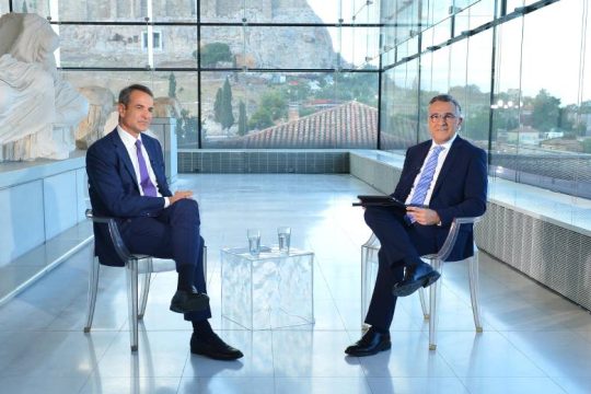 Μοίρασε υποσχέσεις, ενώ η ακρίβεια εκτινάσσεται