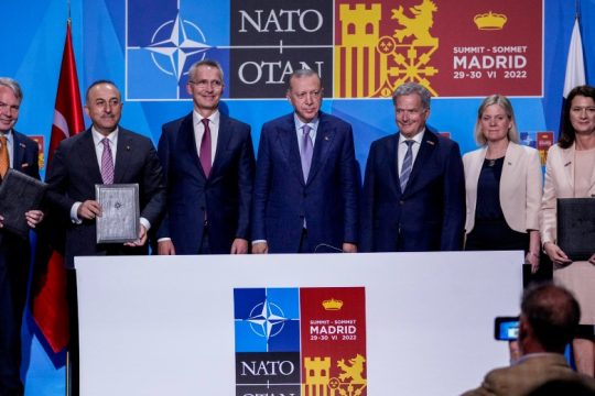 Στη δίνη των απαιτήσεων Ερντογάν για εκδόσεις «τρομοκρατών» Σουηδία και Φινλανδία