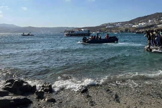 Αγνοούνται 4 μετανάστες, διασώθηκαν 108 ανοιχτά της Μυκόνου