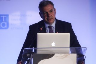 «Γερνάω σαν χώρα»*
