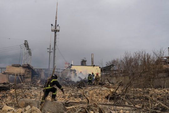 Αναπάντητες ερωτήσεις και απόκρυφες απαντήσεις για την Ουκρανία
