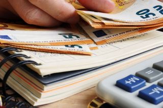 Ωρα πληρωμής για 700.000