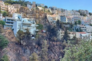 «Από θαύμα γλιτώσαμε εμείς και οι περιουσίες μας»