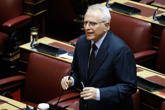 Στη Βουλή επαναφέρει ο Γ. Ραγκούσης το θέμα των παράνομων παρακολουθήσεων