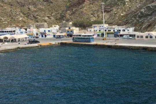 Διαρροή καυσίμων στο λιμάνι της Σαντορίνης