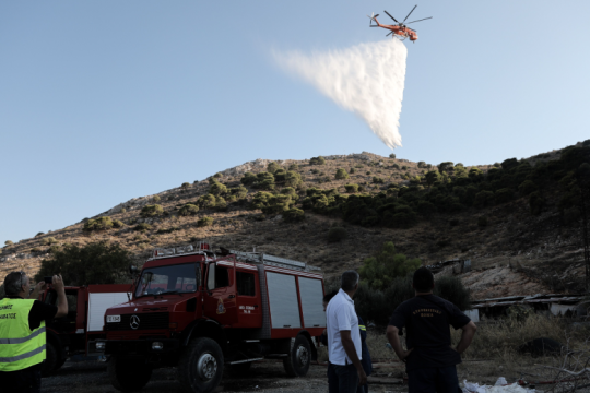 Σε ύφεση η φωτιά στο Σχιστό