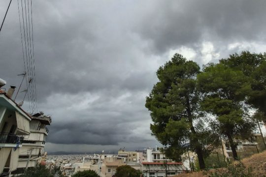 Φεύγει ο καύσωνας… έρχονται βροχές