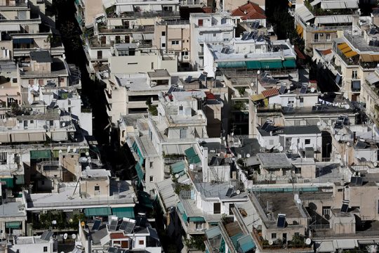 Συγκάτοικοι είμαστε όλοι στην τρέλα κι εγώ δεν έχω για νοίκι