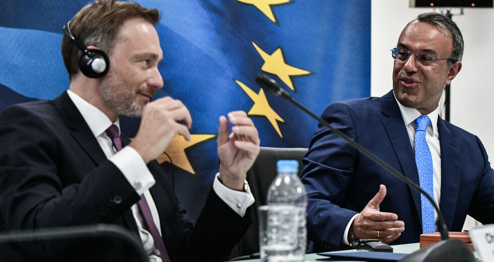 Εύσημα αλλά και συστάσεις για φειδώ