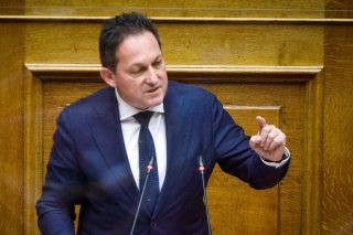 Γιατί θέλουν τόσο να κουκουλώσουν τη λίστα Πέτσα;