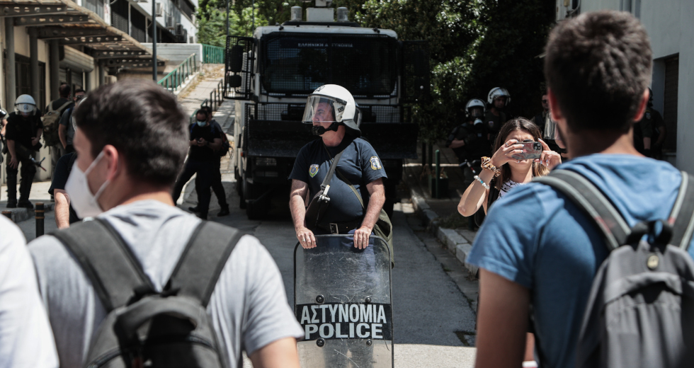 Οι πρακτικές που διχάζουν ευνοούν τον αντίπαλο