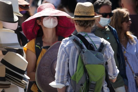 Εμβαλωματική στήριξη του τουρισμού