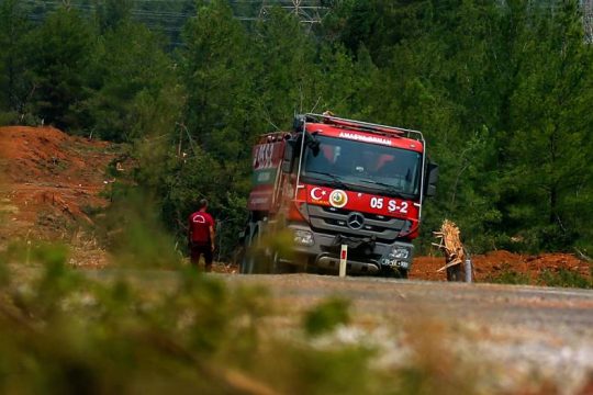 «Μάχη» με τις φλόγες κοντά στην Μαρμαρίδα 