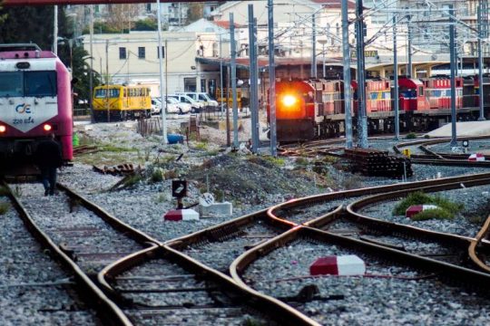 Μπουρίνι… εγκλώβισε για ώρες εκατοντάδες επιβάτες τρένων στη βόρεια Ελλάδα